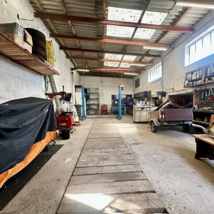 Großzügiges Einfamilienhaus mit unverbaubarem Fernblick und Profiwerkstatt in Neuessling - Bild 2