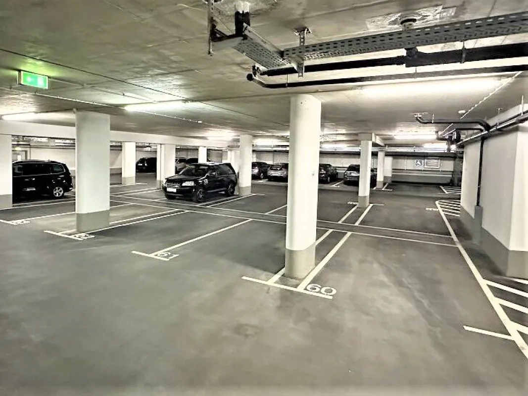 ZENTAGASSE - SIEBENBRUNNENGASSE, 4 freistehende Tiefgaragenplätze zu vermieten, zentrale Lage, unbefristet - Bild 1