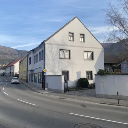 2 getrennte gepflegte Häuser (derzeit vermietet) auf einem Grund, zentrale Lage - Bild 2