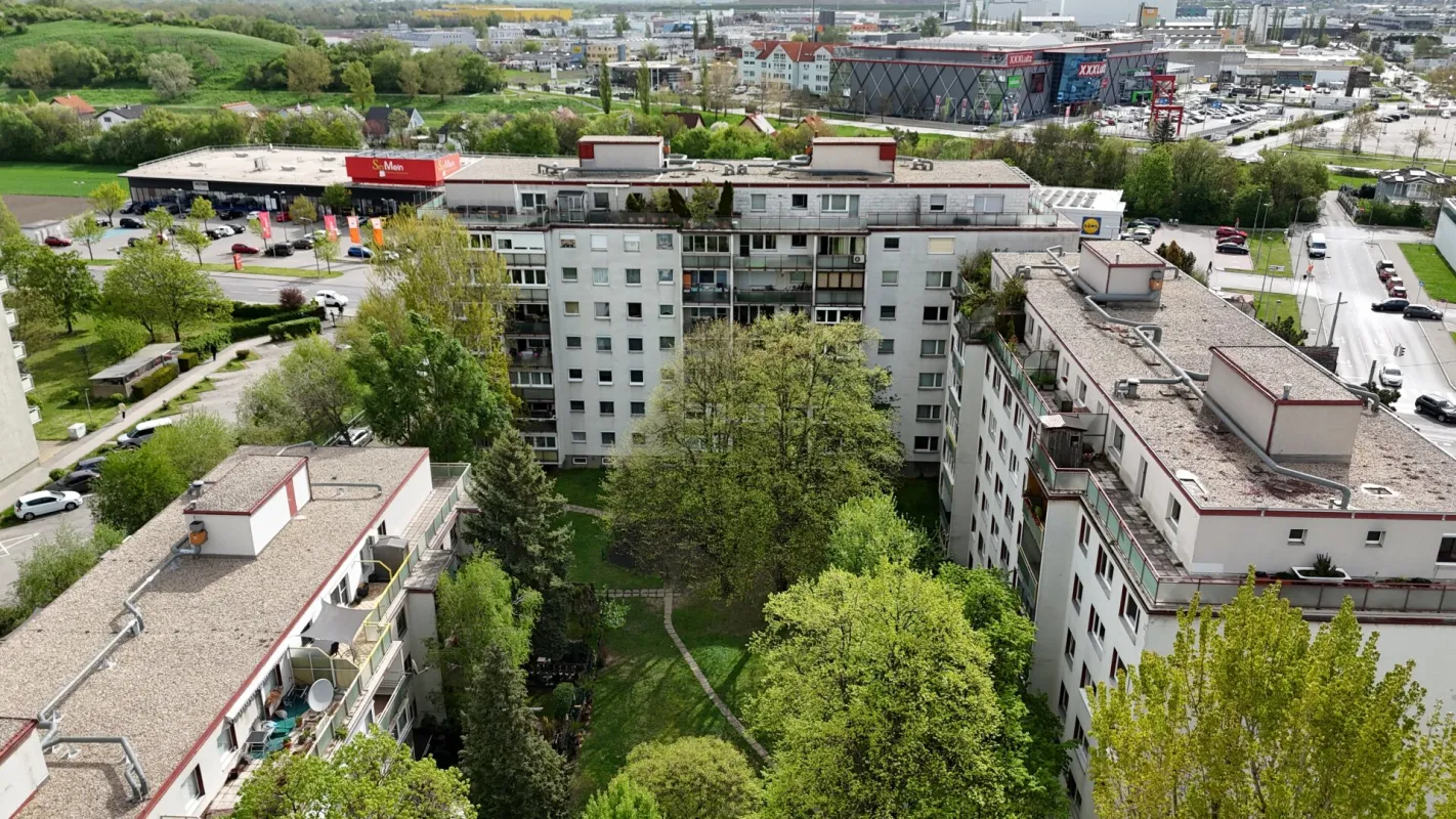 Traumhafte lichtdurchflutete 4-Zimmer-Wohnung zum sanieren mit 2 Terrassen und Garage in 1210 Wien - Frequent Lage! - Bild 1
