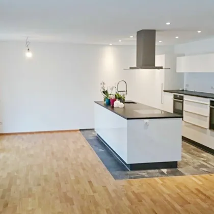 Zentrale-großzügige 5 Zimmer Eckgartenwohnung in Vandans - Bild 3