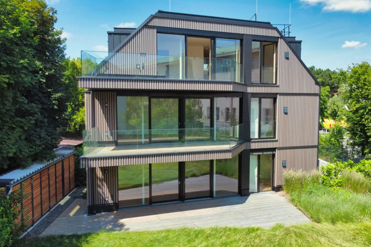 Exklusive Penthousewohnung mit großzügigen Außenflächen - Bild 1