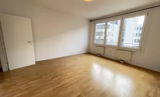 UNBEFRISTET - 2,5-Zimmer-Wohnung mit großer Gemeinschaftsterrasse am Dach in 1120 Wien Nähe Schönbrunn!