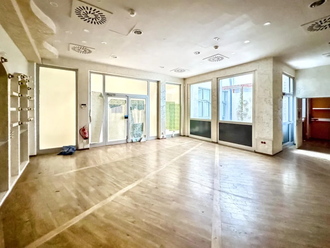 91m2 Geschäfslokal in Passage in bester Lage der Mariahilfer Straße - Bild 1