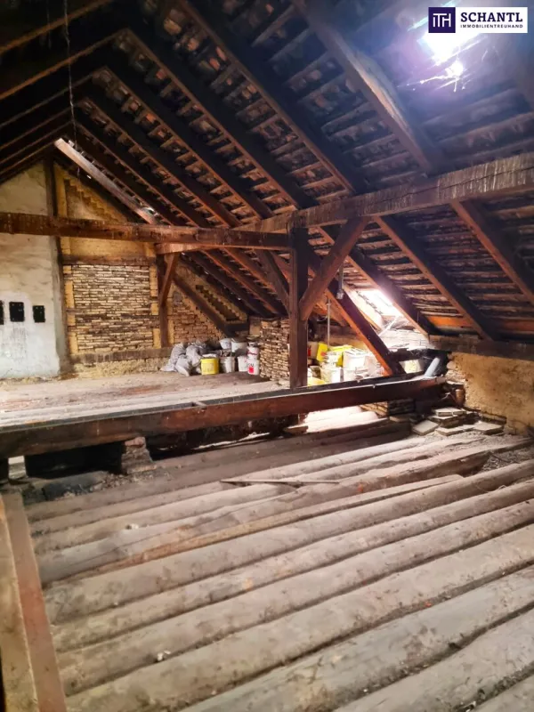 Heute kaufen - Morgen bauen! Fantastischer Rohdachboden mit Baubewilligung inkl. Altbauwohnung! Tolle Lage in 1160 Wien + Viele Vorarbeiten bereits geleistet + Ruhige Seitengasse! - Bild 1