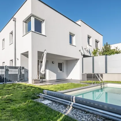 BAUMGARTEN BEI LINZ. ANSPRECHENDE DOPPELHAUSHÄLFTE MIT POOL. - Bild 2