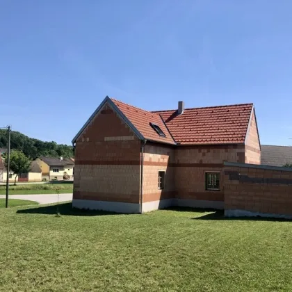 Rohbau-Haus, schön und ruhig gelegen - vollenden Sie Ihren Wohntraum - Bild 3