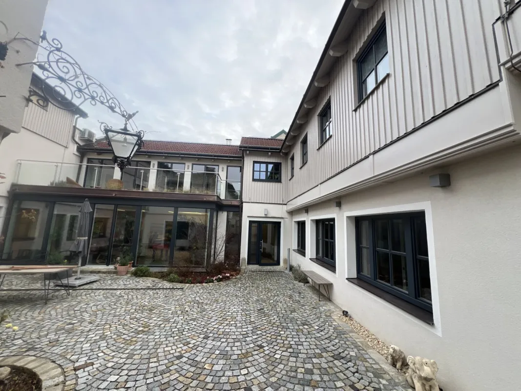 Perchtoldsdorf! Bürofläche in schönem Vierkanter! - Bild 1