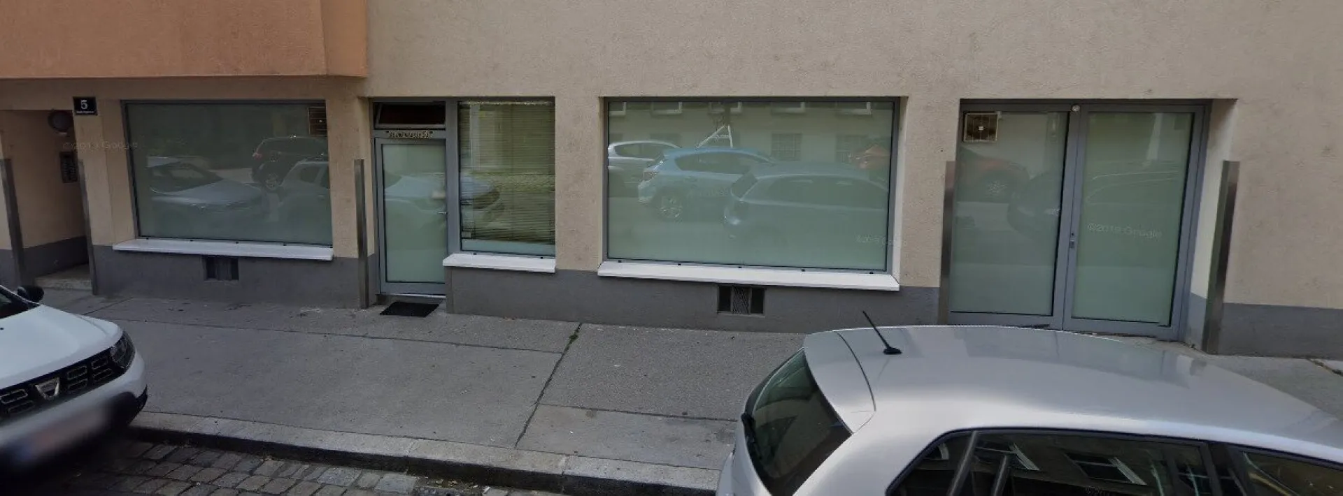 Wohnungseigentumspaket mit 4 Geschäftslokalen und 6,25% Rendite! - Bild 1