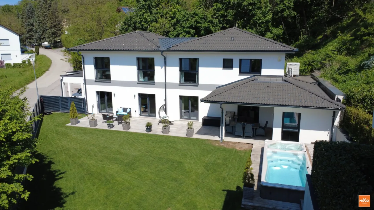 Modernes Einfamilienhaus mit Option auf zwei Wohneinheiten in Eisenstadt! - Bild 1