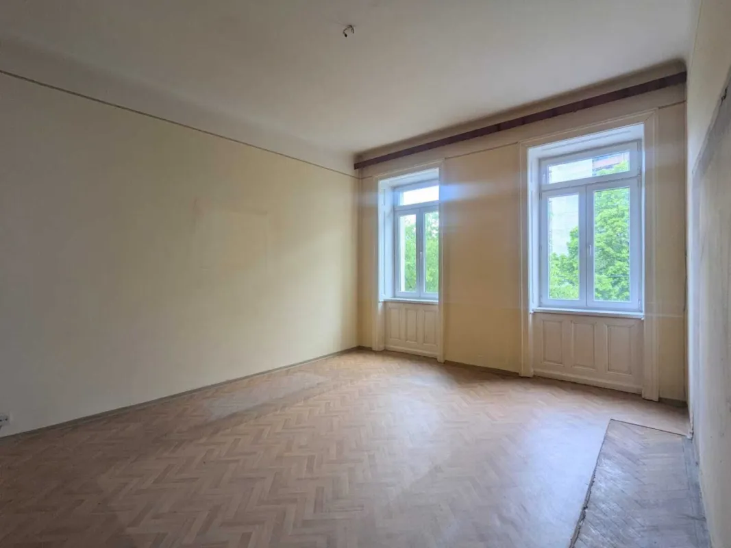++NEU++ Sanierungsbedürftige 2-Zimmer Altbauwohnung - viel Potenzial! - Bild 1