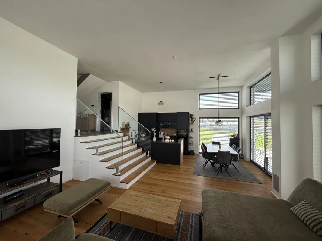 Traumhaftes Einfamilienhaus in Mehrnbach: Terrasse, Garage & Garten! 🌳👨👩👧👦 - Bild 1