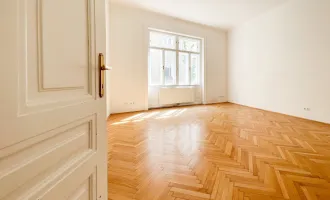 KOMPLETT HOFSEITIG: 2-Zimmerwohnung im wunderschön sanierten Altbau (Balkonanbau möglich!)