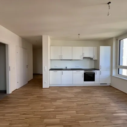 Moderne 3-Zimmer-Wohnung in zentraler Lage mit Küchenmöblierung! - Bild 2
