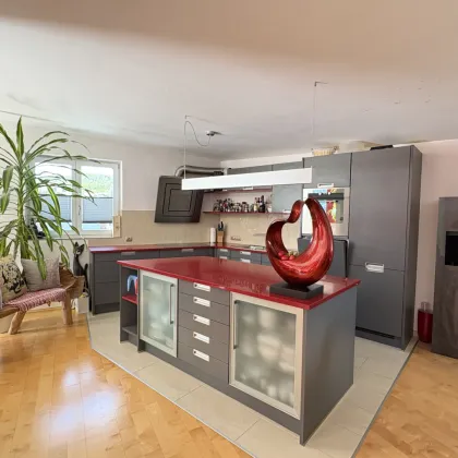 Dachgeschosswohnung in Telfs: Stilvoll leben mit Terrasse und Garage! - Bild 3