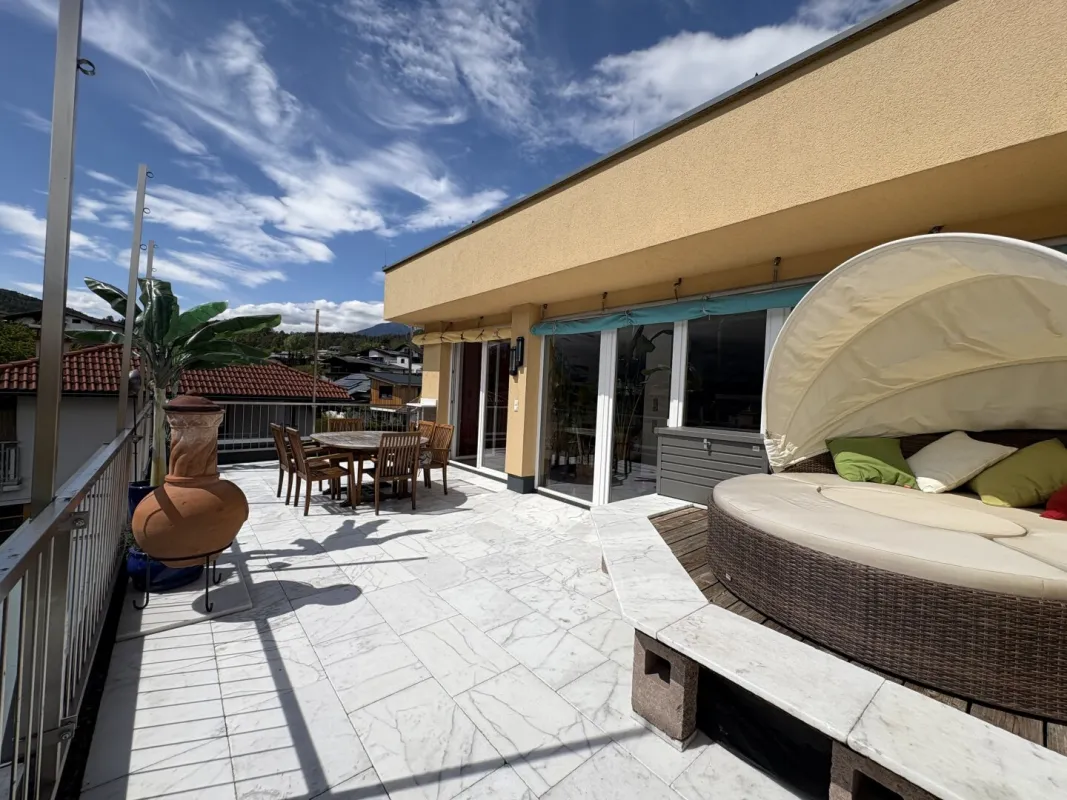 Dachgeschosswohnung in Telfs: Stilvoll leben mit Terrasse und Garage! - Bild 1
