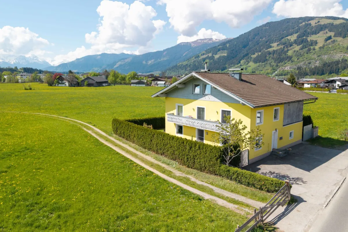 Geräumiges Haus in Sonnenlage von Saalfelden - Bild 1