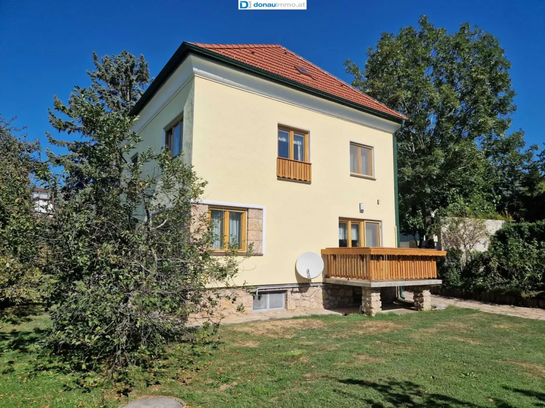 Charmantes Einfamilienhaus auf großem, sonnigen Grundstück und gepflegtem Garten - Bild 1