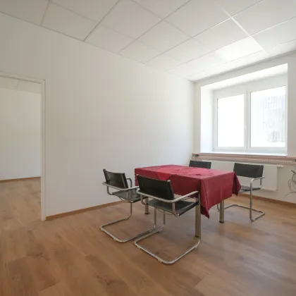 Moderne Büro oder Praxisräume in Wels - Bild 2