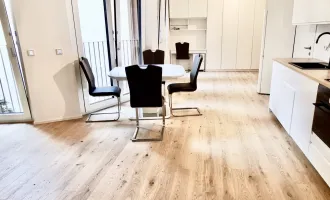 Bestlage Innenstadt! Möbliertes Loft mit französischen Fenstern und TG-Stellplatz