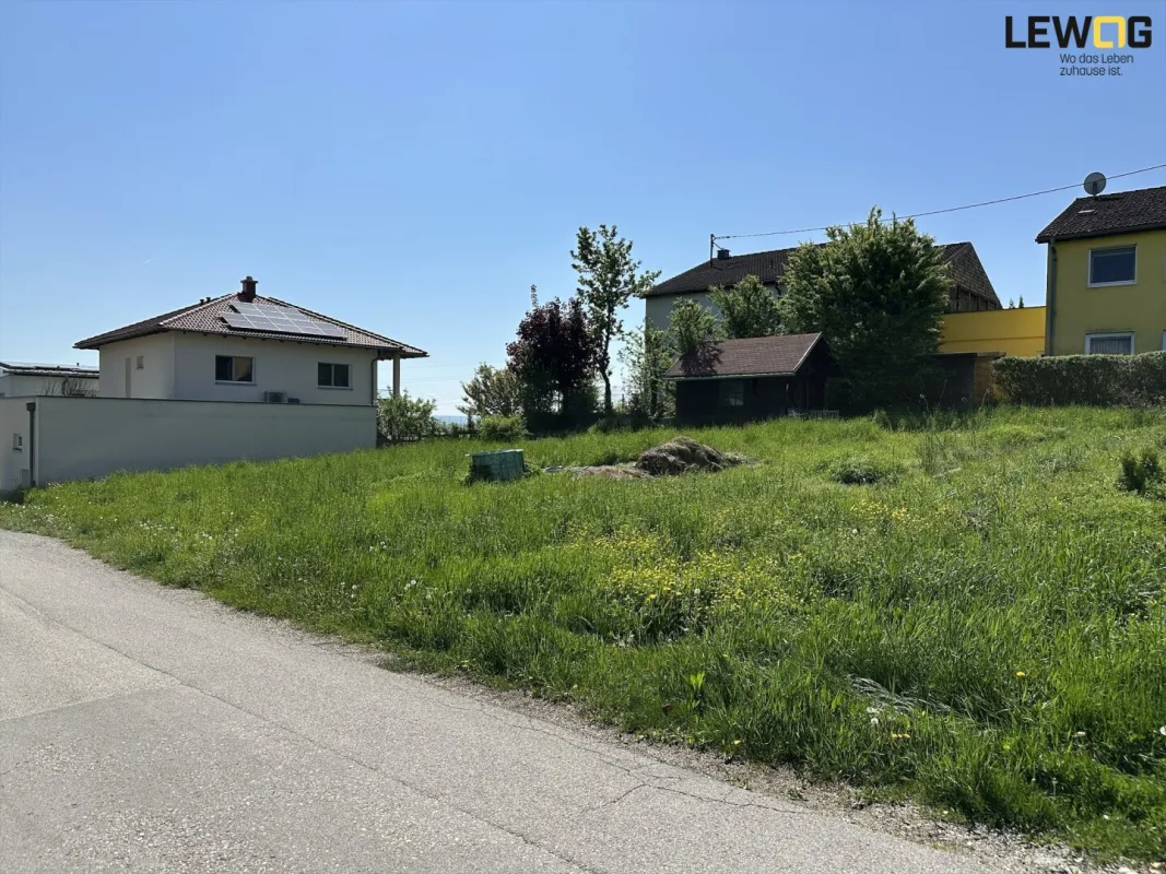 Sonniges Baugrundstück in bester Lage von Rufling - Bild 1