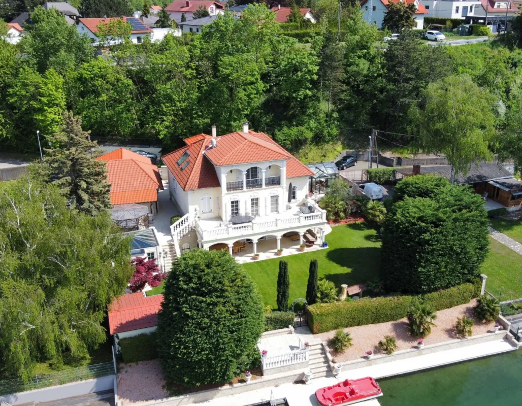 Einmalige Gelegenheit am Seeufer - außergewöhnliches Anwesen auf Pachtgrund zu verkaufen - Bild 1