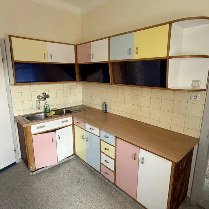 Großzügiges Wohnhaus mit 2 Wohneinheiten und Garage mit Platz für 4 Fahrzeuge im beliebten Zehnerviertel zu verkaufen - Bild 3