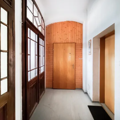 Großzügige Altbauwohnung in Wasendorf. - Sanierungspotenzial mit Grünblick, Garagenplatz inklusive. - Bild 2