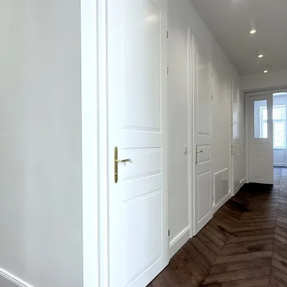 SERVITENVIERTEL - ERSTBEZÜG - HIGH END STILWOHNUNG -  4 Zimmer - 2 BÄDER - RUHELAGE-  RENOVIERTES STILJUWEL - OST/WEST - 3.WOHNETAGE - Bild 2