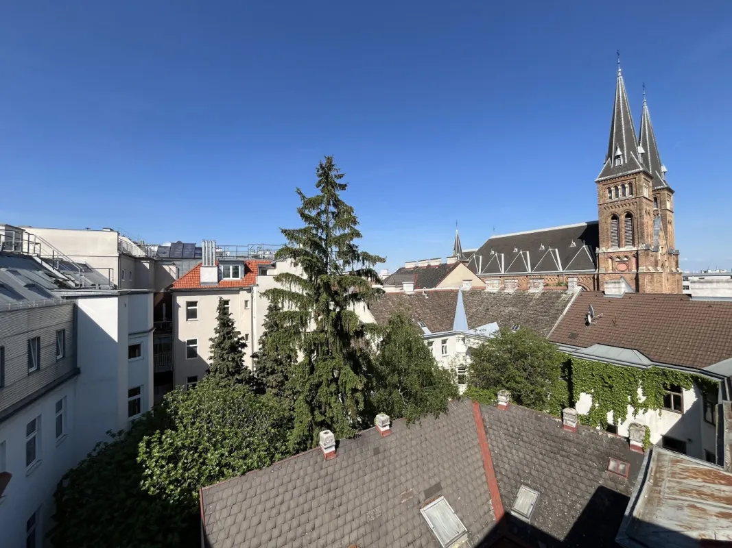 Rohdachboden in Eckzinshaus nähe Familienplatz - Bild 1