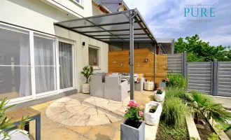 SCHICKE DH-HÄLFTE mit mediterranem Outdoor Bereich & Pool! RESERVIERT!
