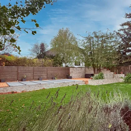 Lebensqualität pur: Großzügiges Einfamilienhaus mit traumhafter Pool-Landschaft - Bild 2
