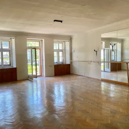 MITTEN IN DER ALTSTADT: SALON MIT SALZACHBLICK - 5-Zimmer-Altbau-Etage mit besonderem Charme - Bild 3