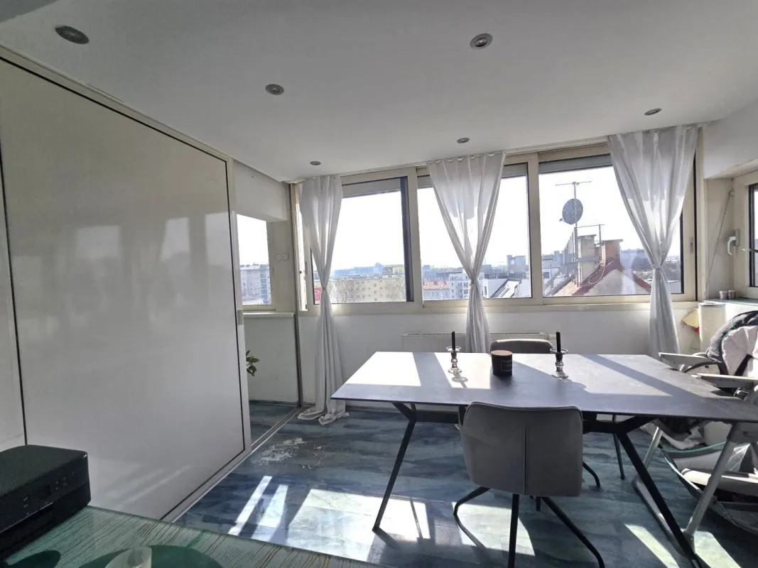 AUßERGEWÖHNLICH SCHÖNE WOHNUNG ++ MUSS MAN UNBEDINGT BESICHTIGEN ++ 4 ZIMMER + BALKON + LOGGIA - Bild 1