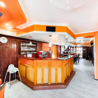 Anlageobjekt mit vermieteter Pizzeria, Wohnung und Pachtflächen in guter Lage. - Bild 2