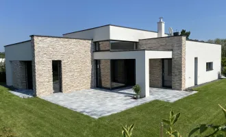 BUNGALOW IN RUHIGER UND EXKLUSIVER LAGE