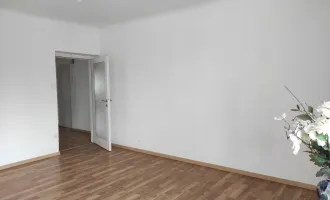 Stadtzentrum- Helle 2-Zimmer Wohnung mit Balkon