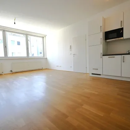Wohnen im Zentrum – großzügig geschnittene 2-Zimmer-Wohnung Nähe Landstraße - Bild 3