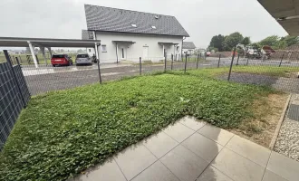 Neuwertige Erdgeschosswohnung mit Garten und Terrasse in Straß - Jetzt mieten!