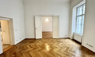Helle, renovierte Altbauwohnung nahe Karlskirche!