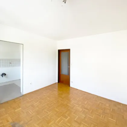 Großzügige 4-Zimmer-Wohnung mit sonniger Loggia - Bild 3