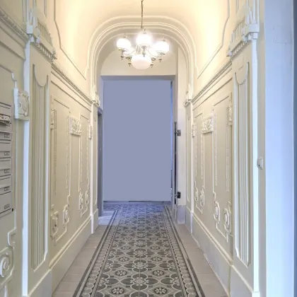 SERVITENVIERTEL - ERSTBEZUG - HIGH END ALTBAUWOHNUNG - STILJUWEL - 2 ZIMMER  + NR - RUHELAGE - Bild 2