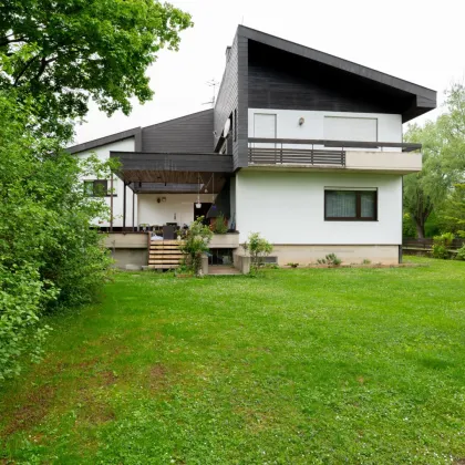 Ruhelage in einer der besten Wohngegenden Wiener Neustadts - Architektenvilla mit großem Garten, Sauna & Kamin - Bild 2