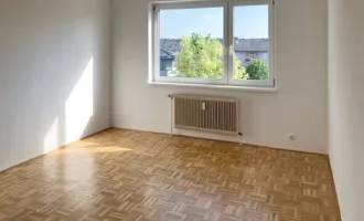 WOHNEN IM GRÜNEN - 3 ZIMMER WOHNUNG MIT BALKON UND PARKPLATZ