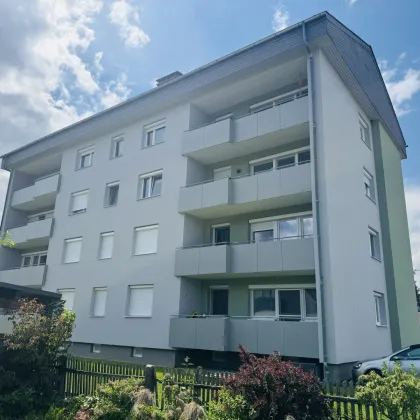 Apfelberg: großzügige 3-Zimmer-Wohnung ca 79 m2 mit zwei Balkone und Garage - Bild 2