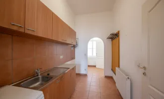 ++KLNB121++ Renovation Opportunity: Well-Located 2-Room Apartment with Airbnb Potential