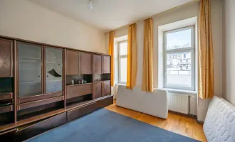 **Hannovermarkt** Charming 3-Room Period Apartment – Airbnb Suitable with Approved Balcony Option