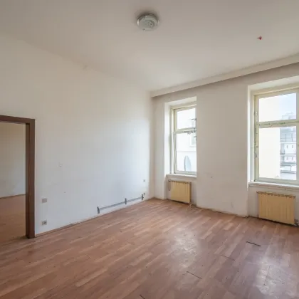 **Hannovermarkt** Renovation Opportunity: 3-Room Period Apartment with Approved Balcony and Airbnb Potentia - Bild 2