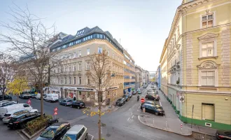 **Hannovermarkt** Renovation Opportunity: 2-Room Period Apartment with Airbnb Potential