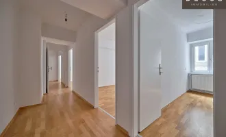 | WUNDERSCHÖNE BÜRORÄUMLICHKEIT MIT DIREKTEM BLICK AUF DEN GRAZER HAUPTPLATZ | ERSTKLASSIGE LAGE | 5 ZIMMER